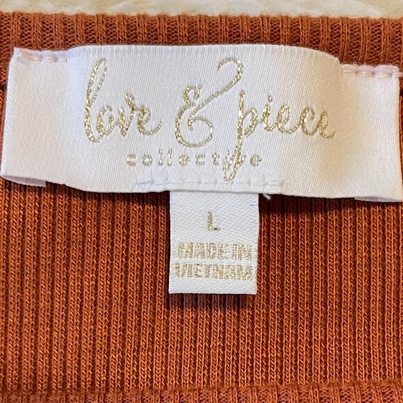 Love and Piece top NWT - Picture 3 of 4